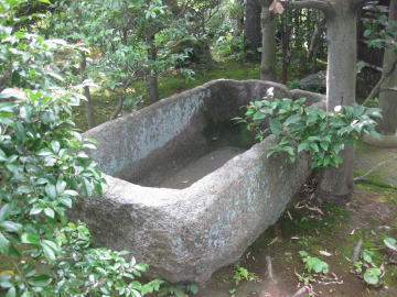 東大寺石造蓮池